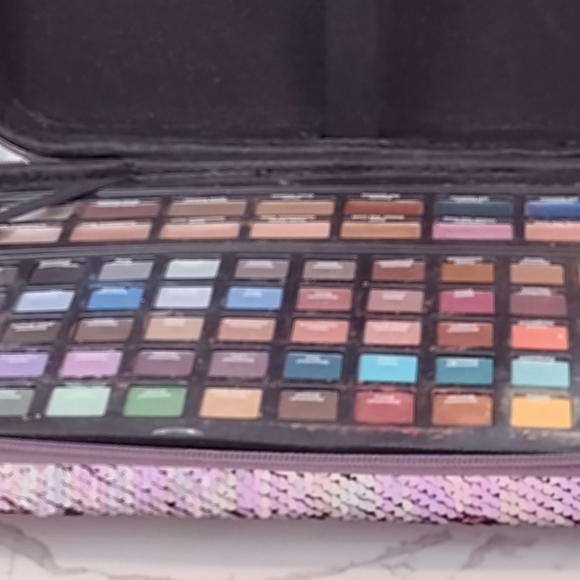 Ulta Beauty Makeup Case - Picture 8 of 8